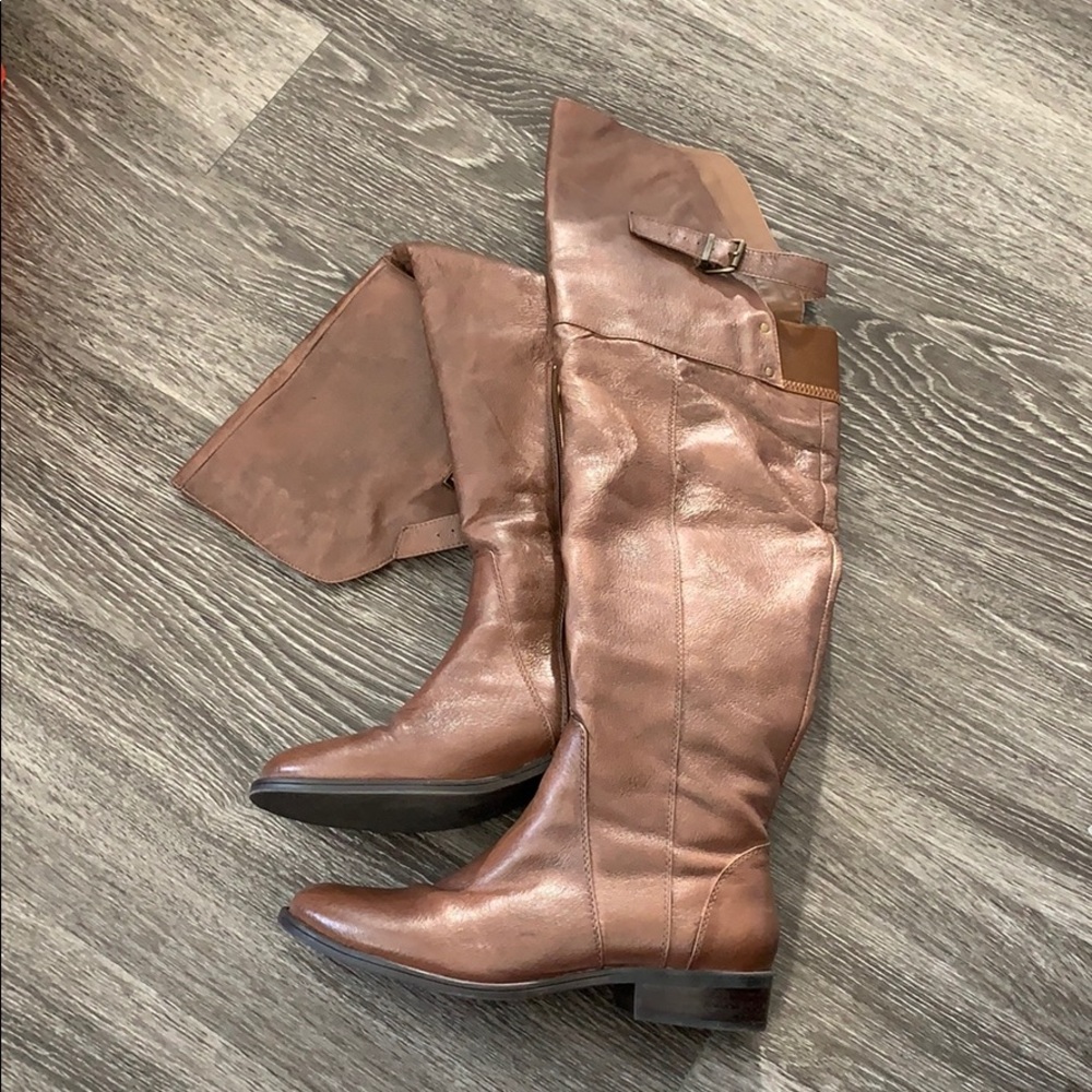 Over the knee brown boot